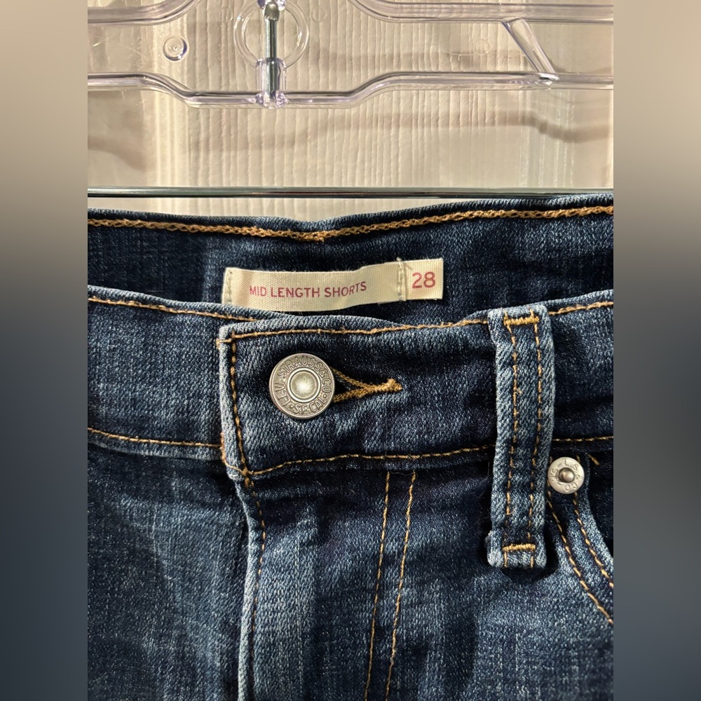 Levi's Women's Dark Blue Denim Shorts Size 6 - Picture 6 of 6